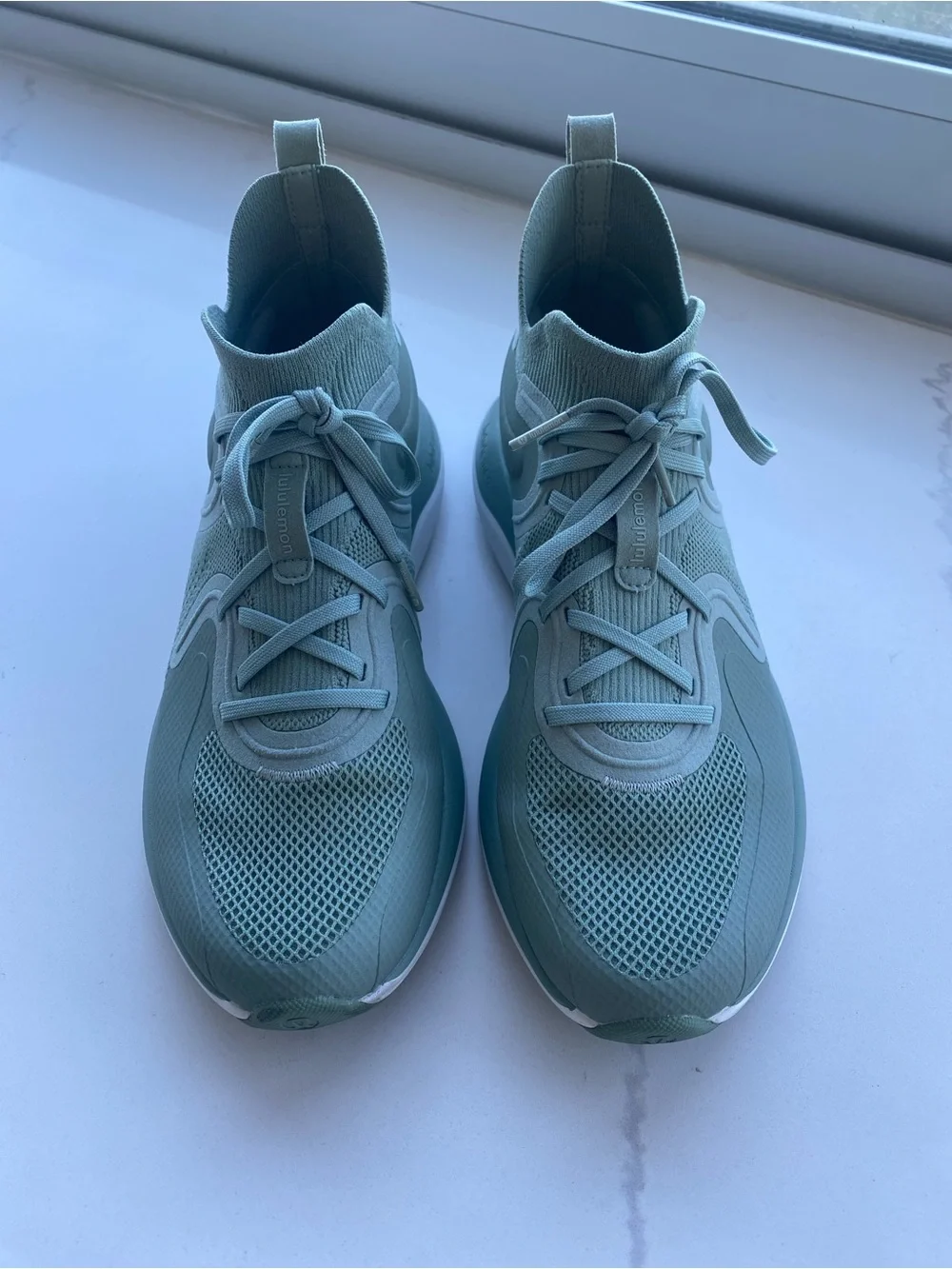 Lululemon Chargefeel Sneakers. Size 9
